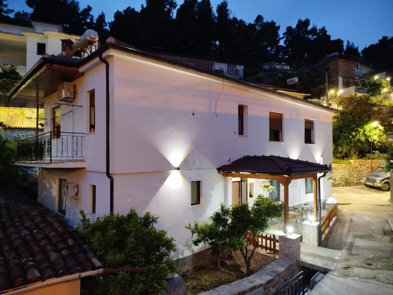 Hotel Vila Vreko B&B Berat Exterior foto